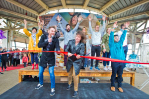 corrie-tijseling-en-sipke-jan-bousema-knippen-lint-door